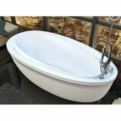 Atlantis Whirlpools Breeze 71 X 38 Oval Freestanding Bathtub